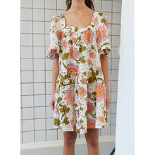 Load image into Gallery viewer, Stella Nova Petulla Dress - Light Flowers
