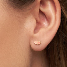 Load image into Gallery viewer, Lulu Copenhagen 2Hearts 1 PCS Earring - Coral/Gold
