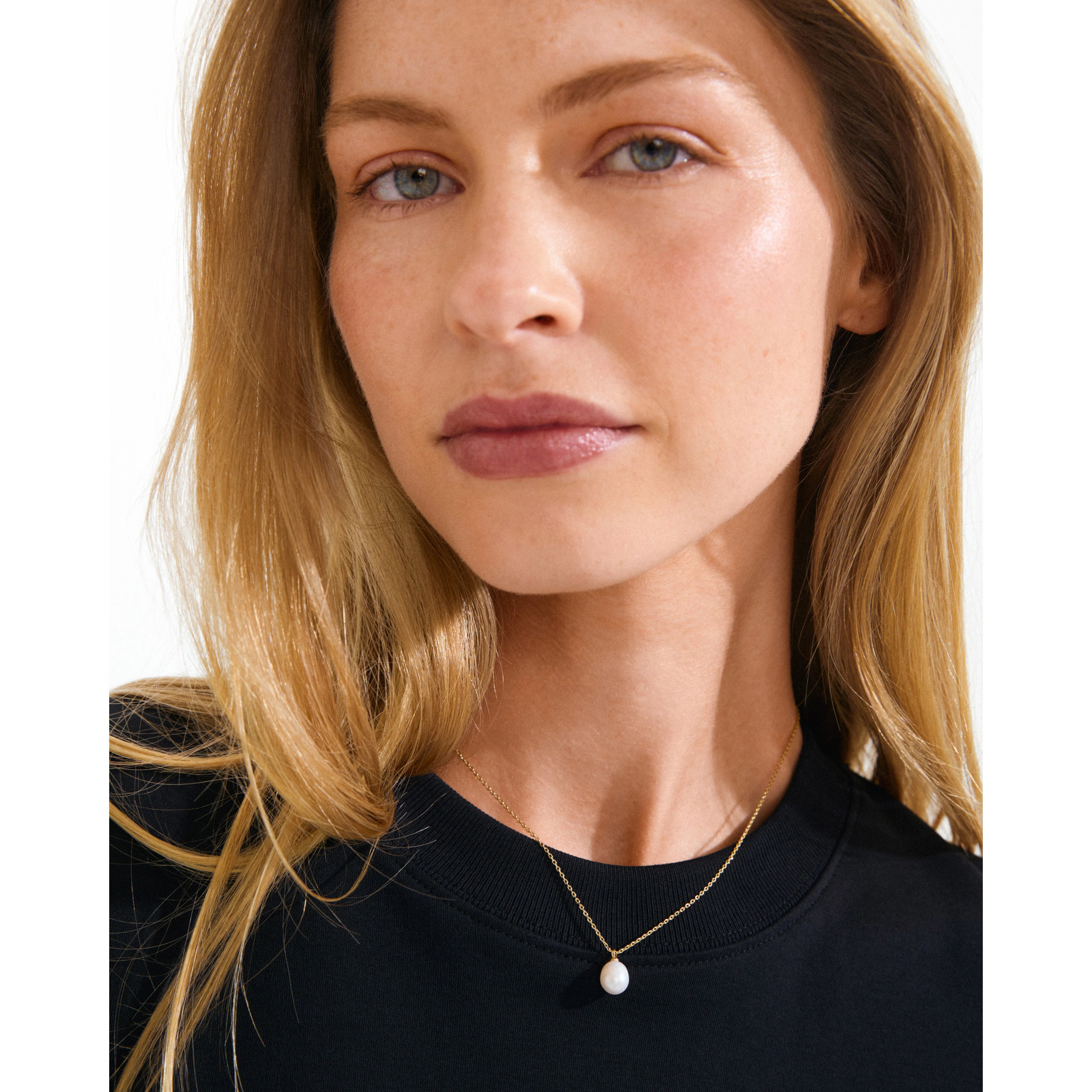 Eila Necklace - Gold/Pearl