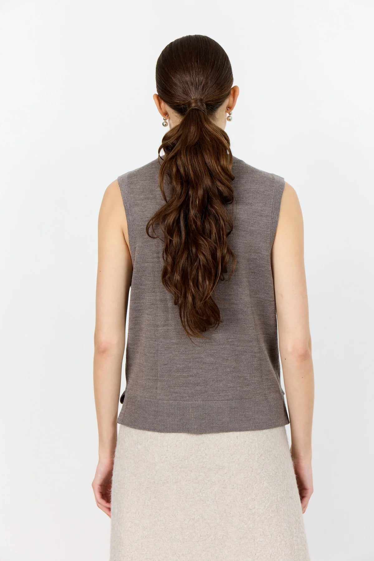 LR Ismaila 11 Knit Vest - Walnut