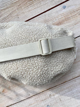 Load image into Gallery viewer, Labdip Ava Sherpa Bag - Cream
