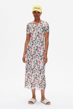 Load image into Gallery viewer, Baum Und Pferdgarten Jolea Dress - Rose Dandy Flower
