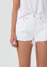 Load image into Gallery viewer, Agolde Parker Vintage Cut Shorts - In Dough
