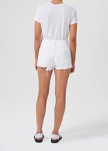 Load image into Gallery viewer, Agolde Parker Vintage Cut Shorts - In Dough
