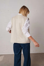 Load image into Gallery viewer, Labdip Barney Sherpa Gilet - Cream
