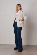 Load image into Gallery viewer, Labdip Barney Sherpa Gilet - Cream
