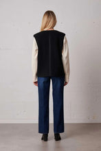 Load image into Gallery viewer, Labdip Barney Sherpa Gilet - Black
