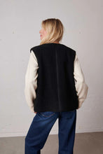 Load image into Gallery viewer, Labdip Barney Sherpa Gilet - Black

