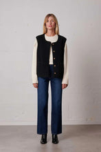 Load image into Gallery viewer, Labdip Barney Sherpa Gilet - Black
