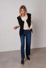 Load image into Gallery viewer, Labdip Barney Sherpa Gilet - Black
