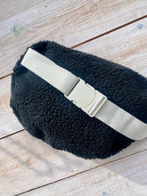 Load image into Gallery viewer, Labdip Ava Sherpa Bag - Black
