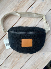 Load image into Gallery viewer, Labdip Ava Sherpa Bag - Black
