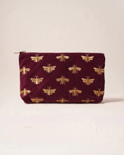 Load image into Gallery viewer, Elizabeth Scarlett Honey Bee Everyday Pouch - Plum
