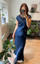 Load image into Gallery viewer, Alexandre Laurent Satin Midi Skirt - C207
