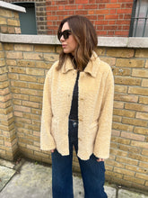 Load image into Gallery viewer, Molliolli Moia Jacket - Yellow
