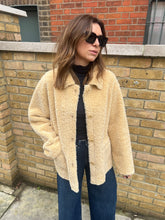 Load image into Gallery viewer, Molliolli Moia Jacket - Yellow
