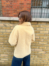 Load image into Gallery viewer, Molliolli Moia Jacket - Yellow

