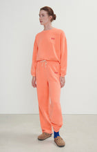 Load image into Gallery viewer, American Vintage Izubird Sweatshirt - Orange Fluo
