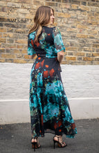 Load image into Gallery viewer, Hope &amp; Ivy The Sarah Dress
