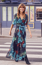 Load image into Gallery viewer, Hope &amp; Ivy The Sarah Dress
