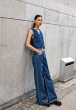 Load image into Gallery viewer, Blanche Wayne Box Jeans - Mid Blue
