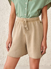 Load image into Gallery viewer, Bellerose Figui Shorts - Khaki
