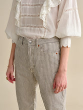 Load image into Gallery viewer, Bellerose Perkins Jeans - Lt Stone Wash
