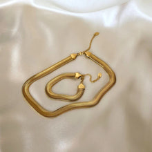 Load image into Gallery viewer, Anisa Sojka Flat Snake Necklace - Gold
