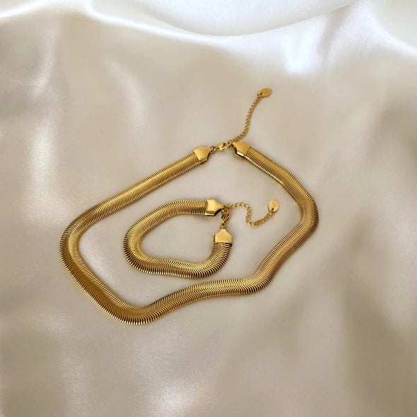 Anisa Sojka Flat Snake Bracelet - Gold