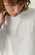 Load image into Gallery viewer, American Vintage Fizvalley Long Sleeve T-shirt - White
