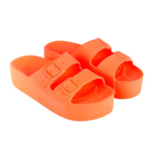 Load image into Gallery viewer, Cacatoes Caipirinha Liso Sandal - Orange Fluo
