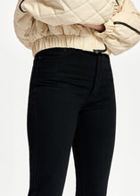 Load image into Gallery viewer, Essentiel Antwerp Cava Jeans
